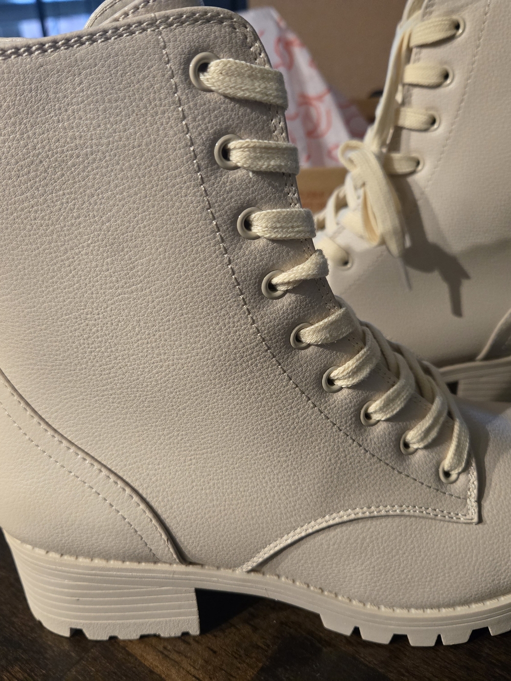 Sugar Women's US 8.5 Ivory Lace-Up Combat Boots . New In Box